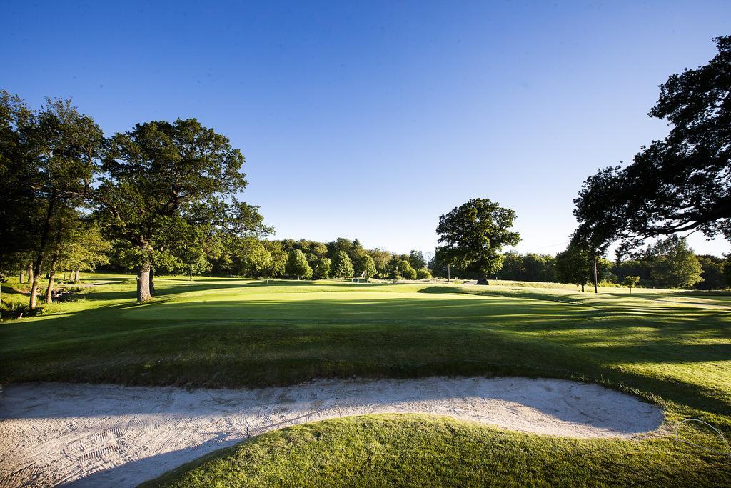Risekatslosa Soederasens Golf Lodge מראה חיצוני תמונה